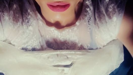 Une trans sexy se fait baiser par des fantômes, éjaculation