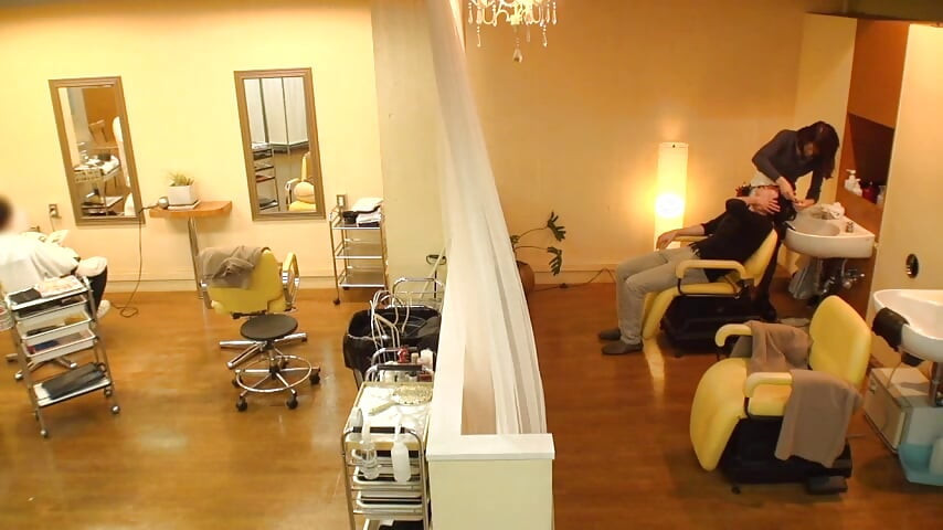 The Salon Where Eye Contact Never Stops