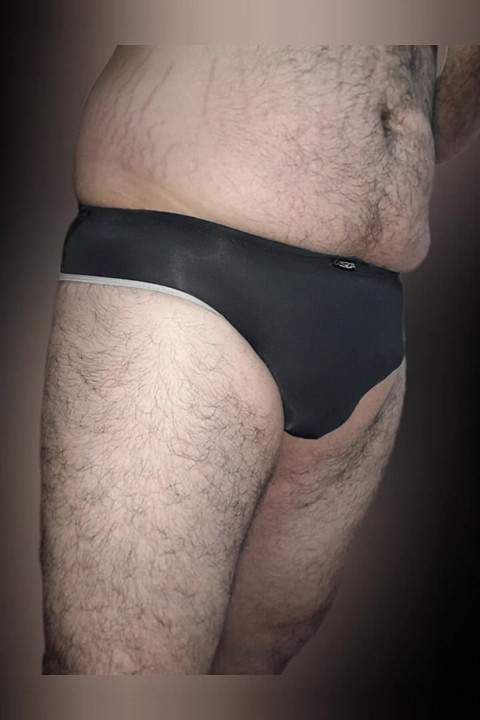 Great Cumm Using Black Thong
