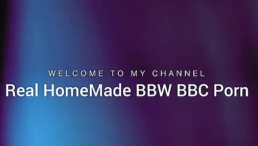 Nackt vögelt mein kissen und reibt meine muschi