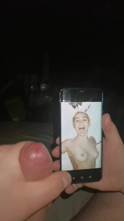 Miley Cyrus cum tribute 4