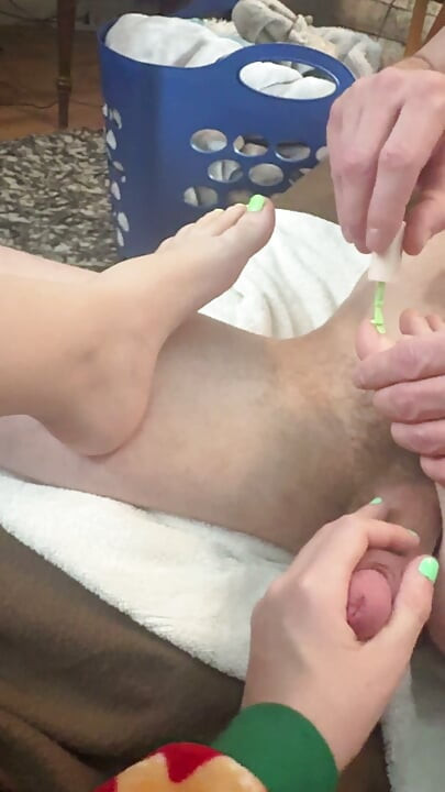 perverted old man paints stepdaughters toenails while she plays with his big cock