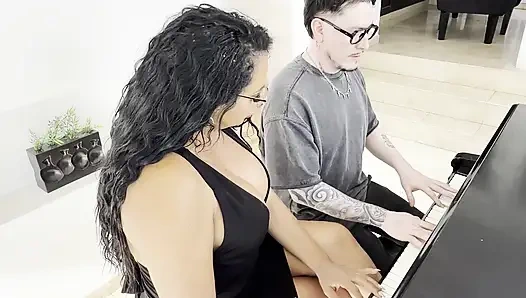 Class De Piano con gali diva ve mau