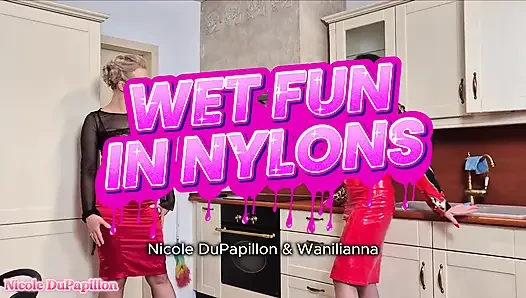 Nasser Spaß in Nylons