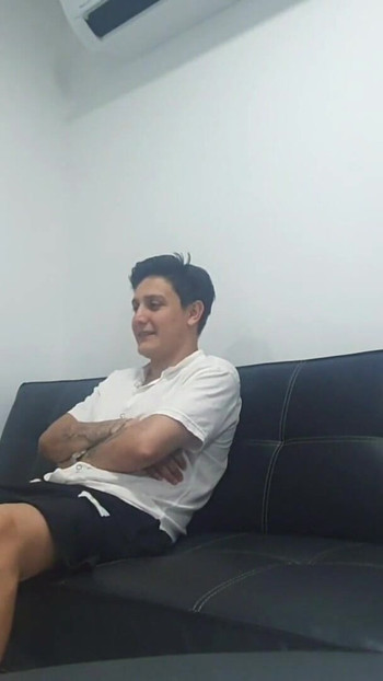 Zapanjujući trenutak iz "Moj veliki došao, uvijek mi se sviđao i htjela sam probati njegov kurac i natjerati ga da mi razdvoji pičku na dva dijela"