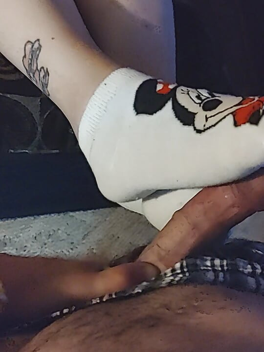 Disney Sockjob - Minnie Mouse Sock Footjob - Yellow Ankle Sock Handjob - Cum