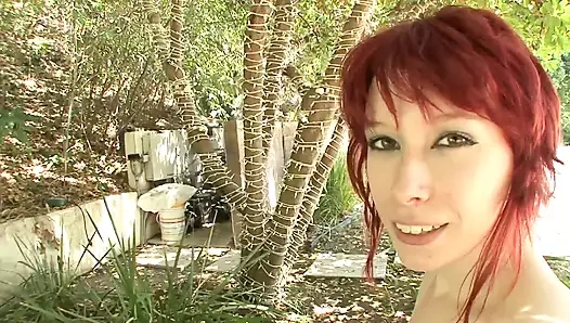 Свежую киску Zoey Nixon - шлюшку с коричневыми волосами трахают в