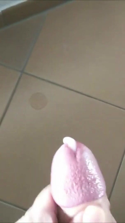 「GERMAN Jerk Off Instructions with DIRTY TALK from Alpha Cock for SUBs and SISSYs」の忘れられない瞬間