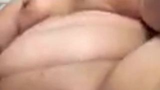 Vibrador latina gordita 2 (orgasmos múltiples)