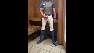 与Jockdad87在更衣室的Alpha乐趣 第二部分