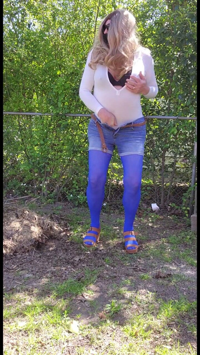 Cd outdoors pantyhose playing with myself masturbating and cum. | Clip 2