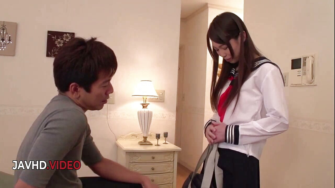 Misaki Yoshimura इस हॉट सीन में एक गर्म ब्लोजॉब देती है