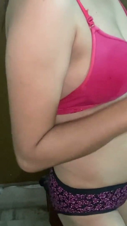 Girlfriend ko Pehle Nachya Fir Chusya Desi Girl In Hotel | Clip 1