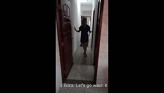 Adik tiri yang malas memeknya dipakai saat mencuci piring.