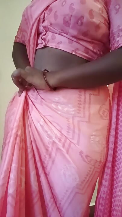 Desi wife big boobs in saree