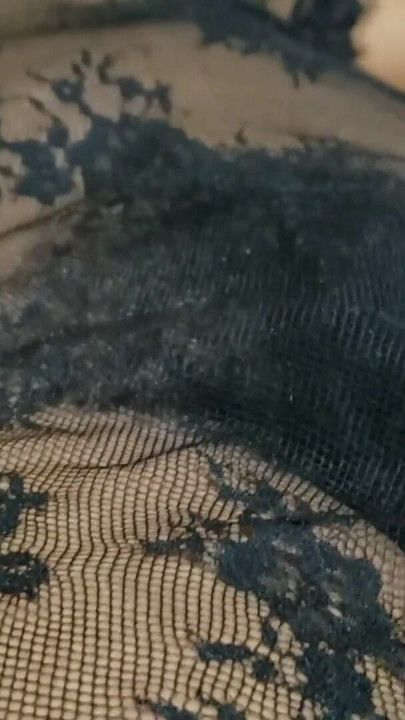 Tante seksi ini lagi asik muasin memeknya pakai lingerie seksi xxx - close up | Klip 1