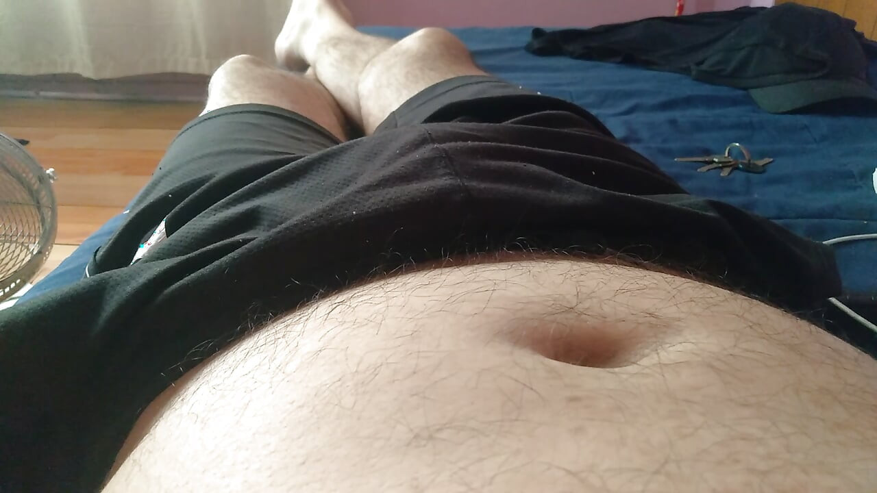 Seksi usamljeni dečko sa svojim hardcore kurcem