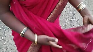 Υπαίθριο σεξ στο χωριό Desi