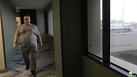 Porno yıldızı Imani Valor iki yarağı dölleme ve yüze boşalma ile paylaşıyor