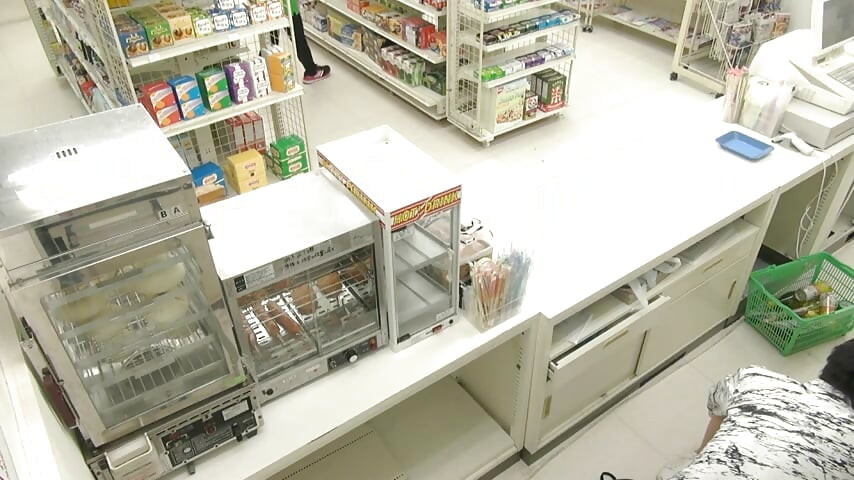 Too Much Eye Contact at This Convenience Store