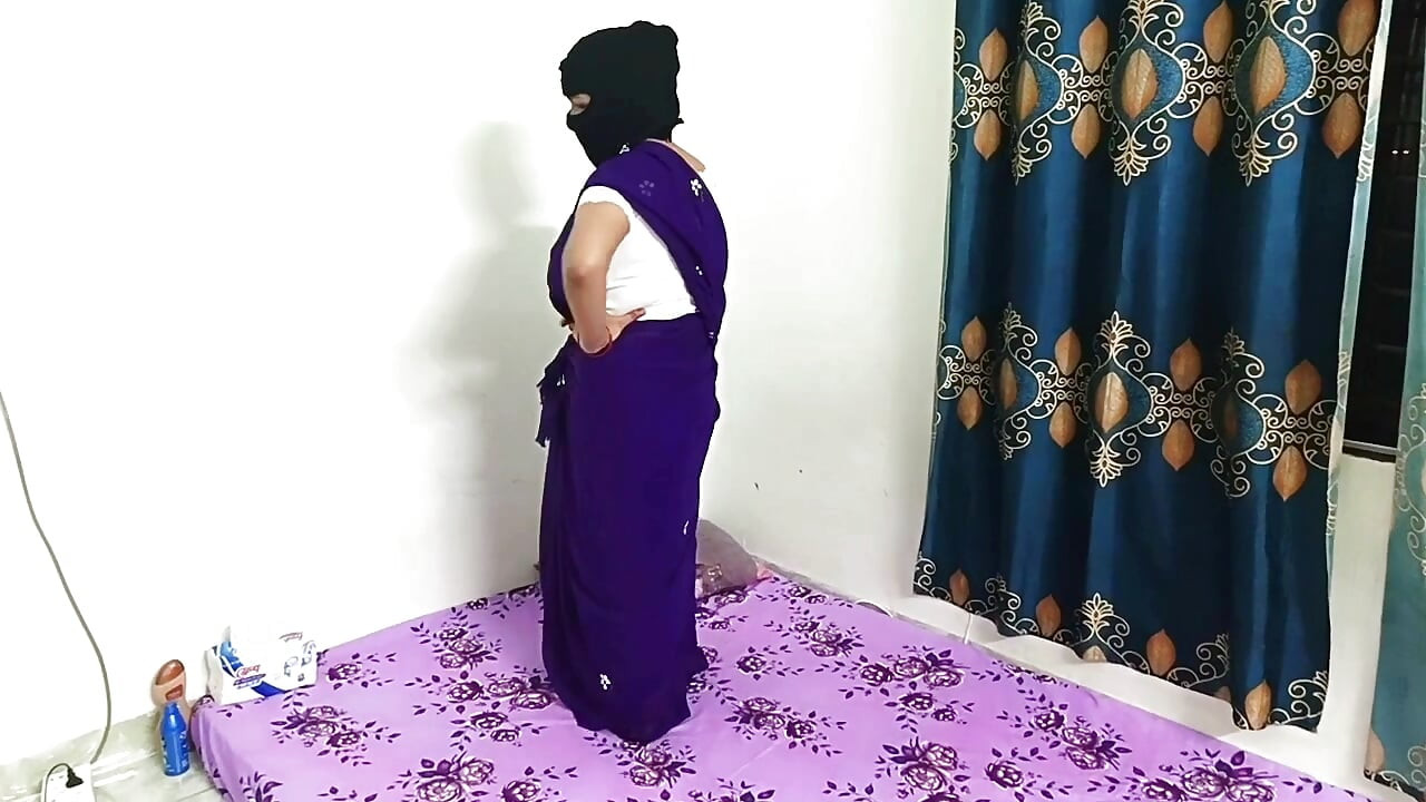 Fucking the beautiful maid and talking dirty to her.Bangladeshi hot maid fucked.
