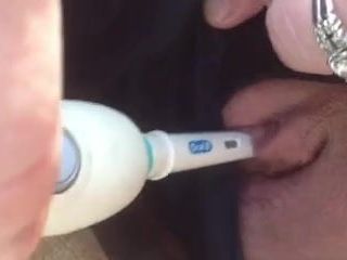 Masturbieren mit meinem Oral b