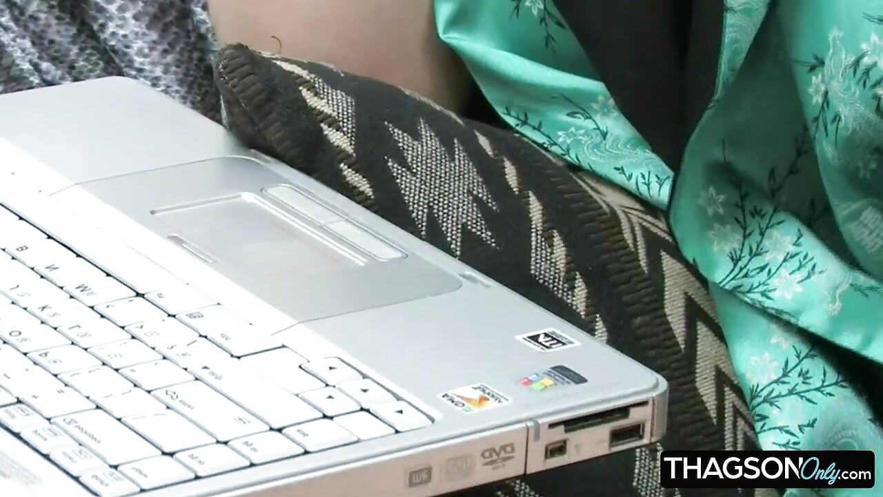 Hot Brunette Babes in Passionate Lesbian Sex