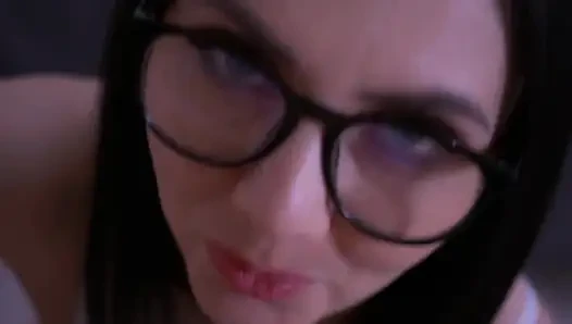 MILF Gives Blowjob Her Paramour's