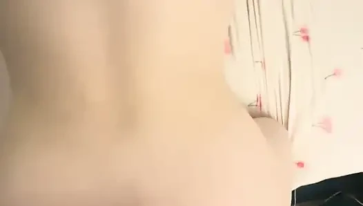Pantat bahenol penari striptis cina ini dientot gaya doggy habis-habisan sampai dia keenakan!