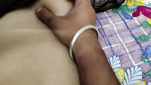 Hintli köylü kızın ilk seferi - sıkı amcık gerçek ev yapımı xxx videoda sert sikiliyor