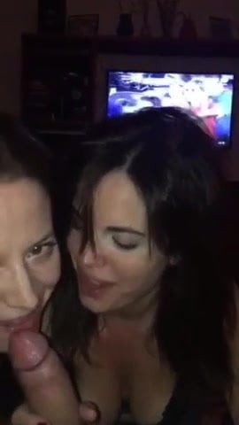 Amazing double blowjob