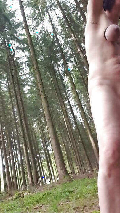 Julie pulls naked on the side of the road and splashes