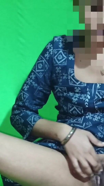 When Sudha Bhabhi of Barabanki took off all her clothes with her brother-in-law in her room. | Clip 1