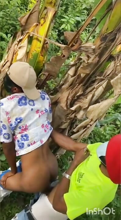 Femboy se susreće sa svojim nasilničkim dečkom