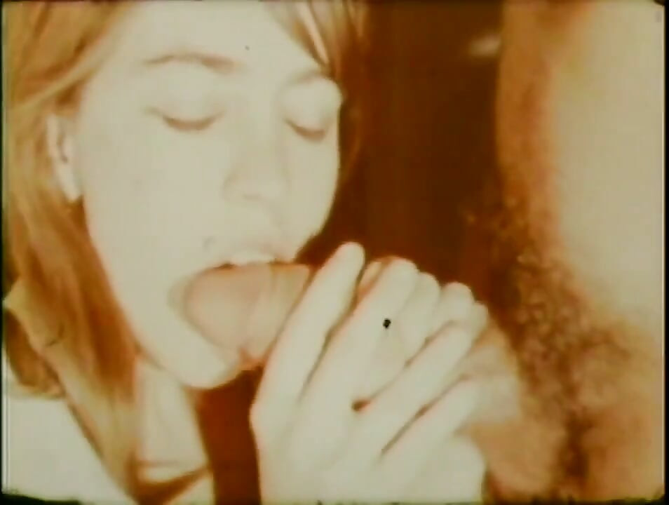 Doce jovem vintage menina leva um grande pau