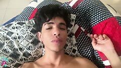 WATCH HOW THIS COLOMBIAN GETS ALL THE MILK OUT OF HIS HUGE COCK