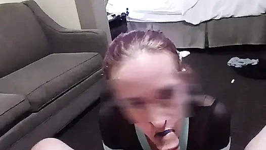 Футболист становится грязным после победы в игре и получает кримпай два раза, поклоняется большому члену, и получает ее киску съесть.