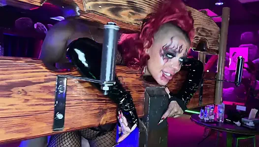 Dipanggil, diikat, dijalankan: penjara bawah tanah Succubus