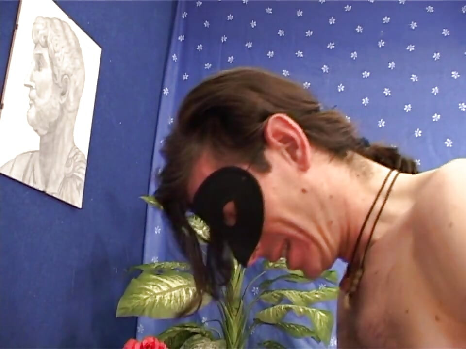 लाल बालों वाली Milf(चोदने लायक मम्मी) चूत में लंड से प्यार करती है