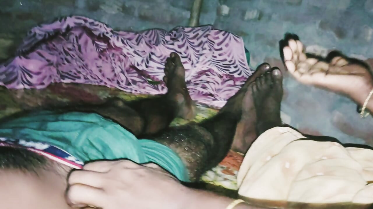 indian deshi maiyare kibhabe ghorer vitor niye mukh diye malbekala