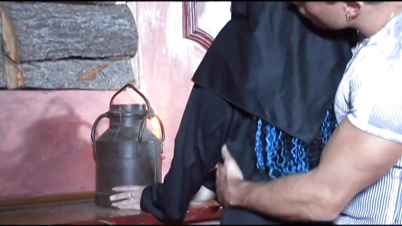 Biarawati panas menjolok pepeknya berkongkek dubur keras