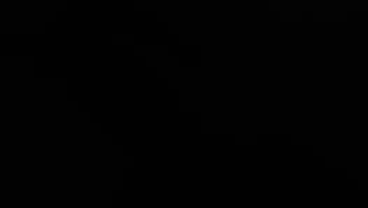 Cewek super semok rambut pirang lagi asik nyepong dan telan sperma di gerbang kota