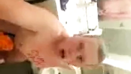 Brandon kıçındaki şeyleri seviyor
