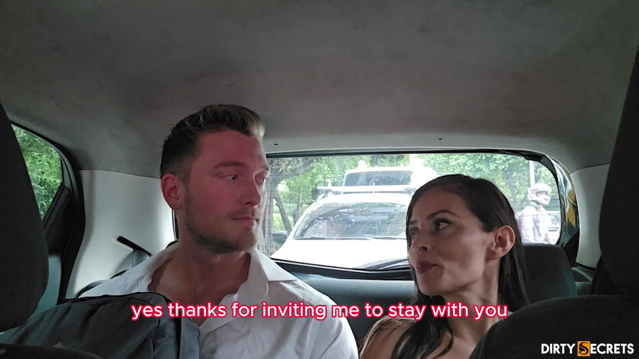 我在机场遇到一个陌生人，最后我们做爱了