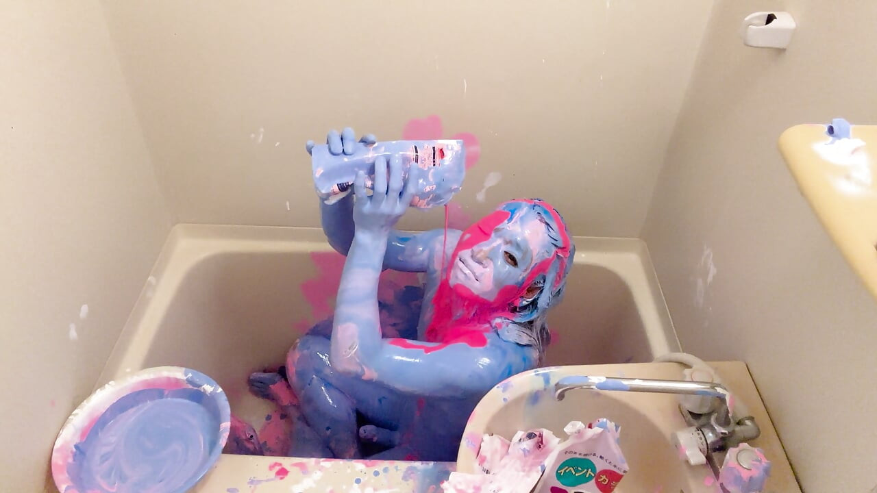 WET&MESSY Messy Play: Covered in Paint by a Boy 2