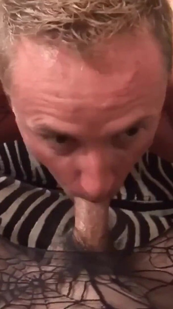 令人难忘的时刻来自“我热辣的亚洲继妹有一根鸡巴！我是不是因为操她而同性恋？