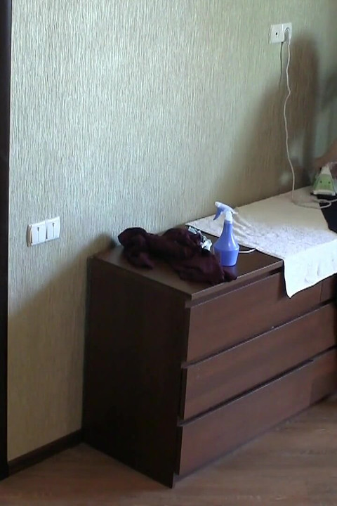 18 yaşındaki kız arkadaşım da ütü yaparken seksi