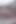Olağanüstü koyu saçlı bebek Lara poz verirken sigara içiyor ve seksi ayaklarıyla baştan çıkarıyor