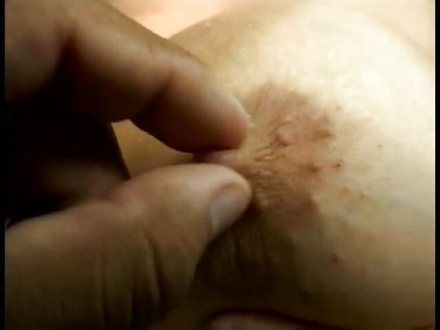 Licentious 잘 패딩 금발 아가씨는 그녀의 보물 상자와 함께 몇 가지 게임을 좋아하는 손님을 특별한 받아 들였다