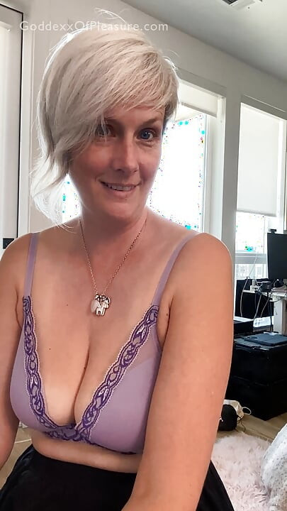 Hot Preview - Tapping My Best Friend's Mom While He's at the Gym